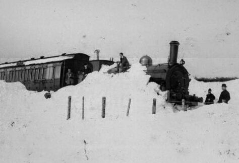 Train trapped in the snow March 1891
