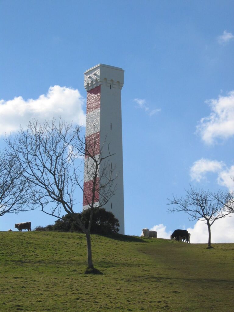 Gribbin Daymark Menabilly, Polridmouth, Fowey - Click for link to venues