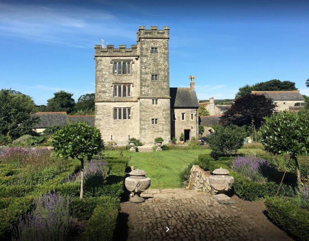 Haunted Pengersick Castle an interesting wedding venue